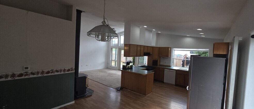 Building Photo - 27914 Hinkleman Rd