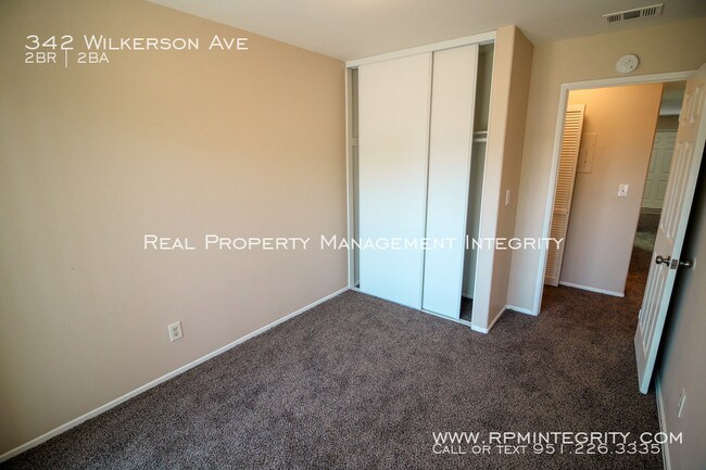 Building Photo - 2 bedroom 2 bath apartment in Perris