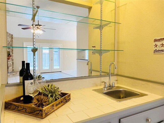 Building Photo - 3727 Bartons Ln