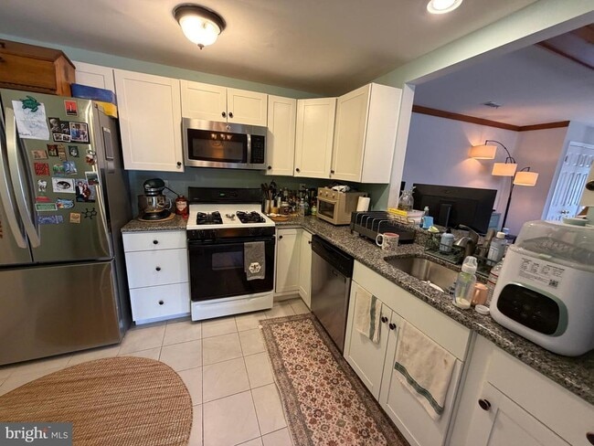 Building Photo - 403 Mountainview Dr