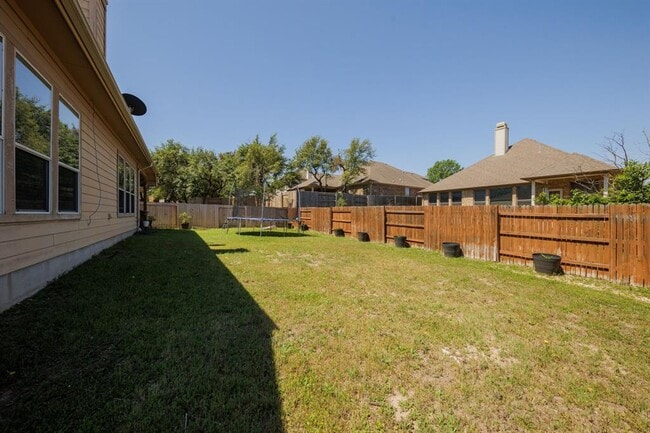 Building Photo - 231 St Richie Ln
