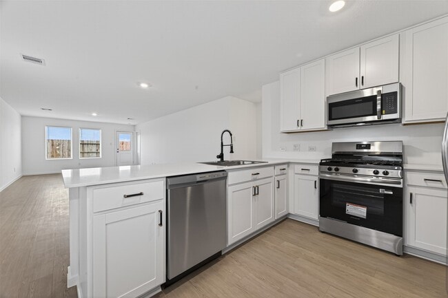 Building Photo - 3081 Majestic Sunrise Dr