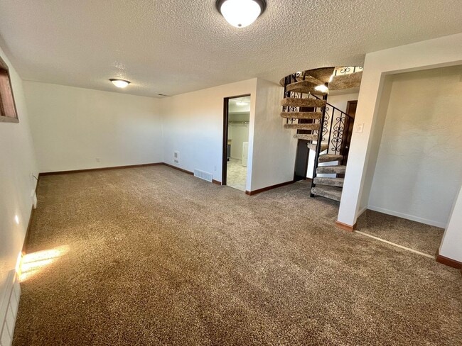 Building Photo - 3 Bed/2 Bath Lakefront Rental Home in Sioux Falls!