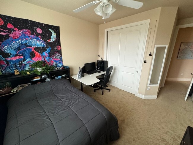 Building Photo - Amazing Lone Tree Home!