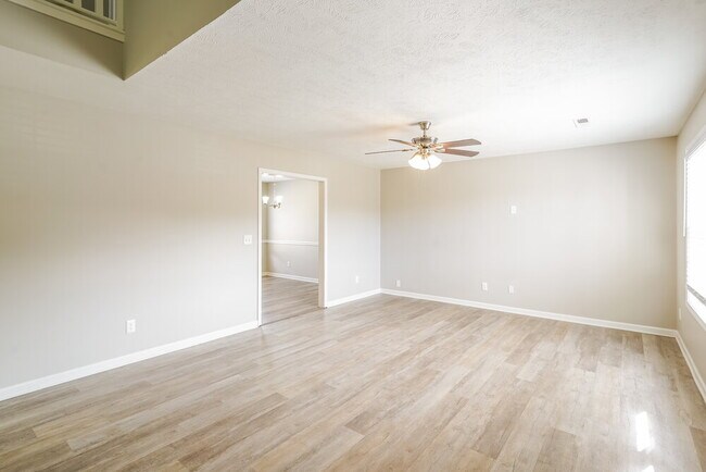 Building Photo - 802 Stewart Valley Dr