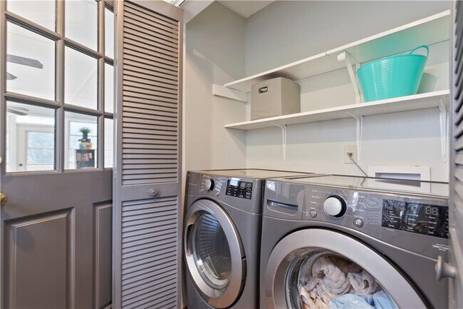 Building Photo - 1510 Wood Thrush Way