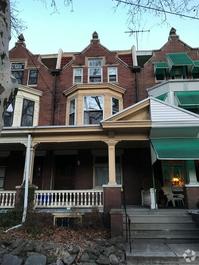 Building Photo - 325 N 34th St