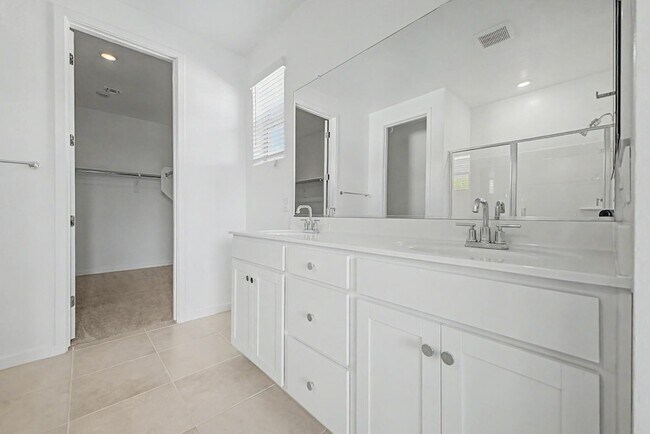Building Photo - 25291 W Hidalgo Ave