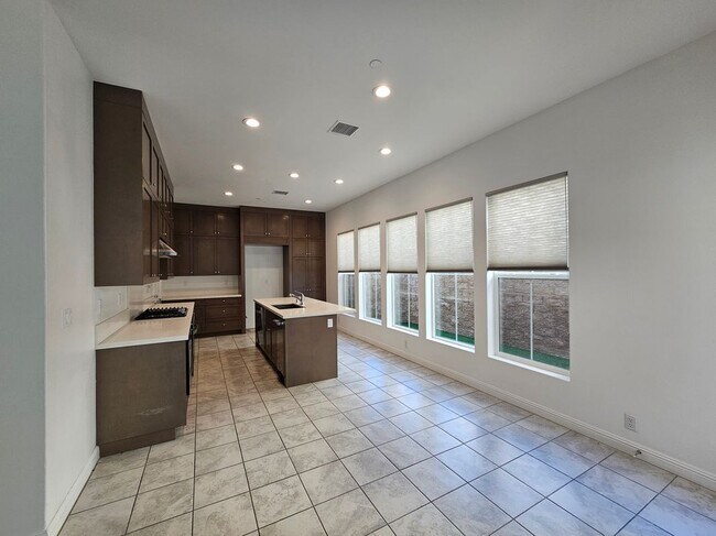 Building Photo - 20841 Acorn Cir