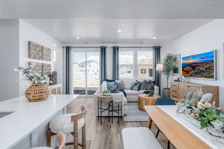 Building Photo - 1566 N Summer Spgs Cv