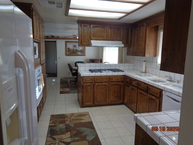 Building Photo - Custom Home in Quartz Hill on a Large Lot