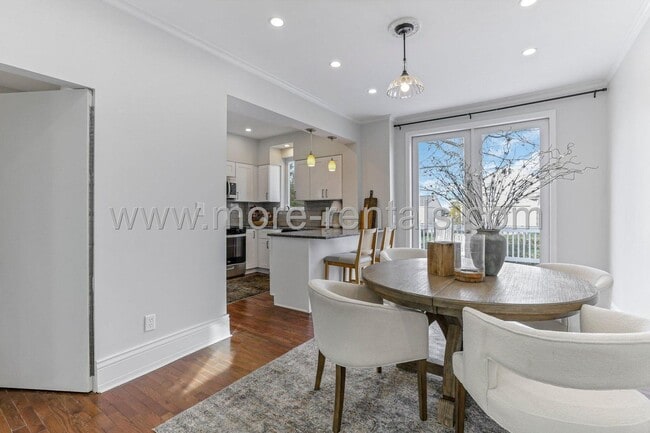 Building Photo - Stunning and move-in ready 3 bdr house