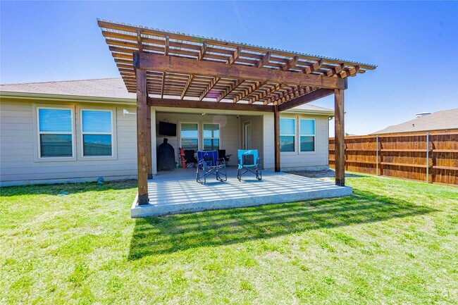 Building Photo - 801 Meadow Creek Ln