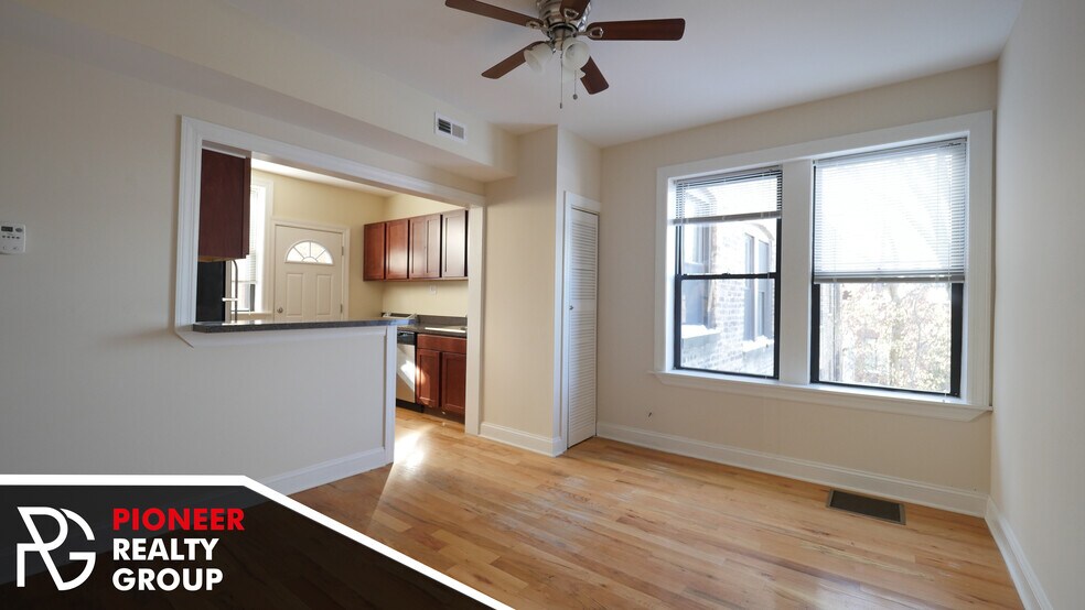 Building Photo - 1446 W Byron St