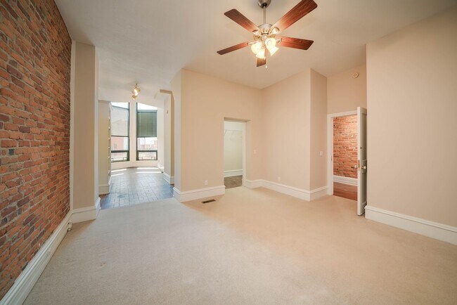 Building Photo - Peregrine 214
