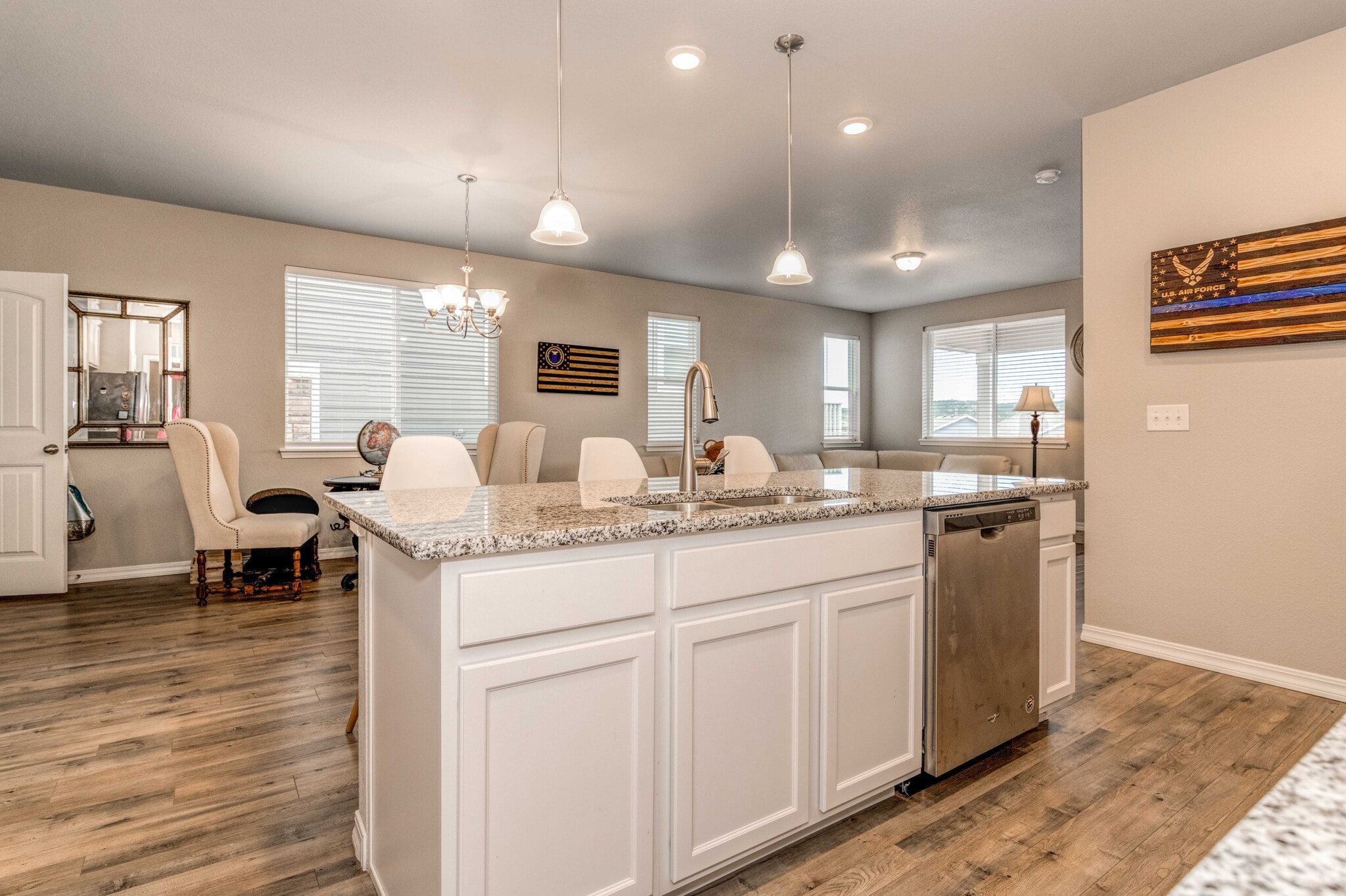 Kitchen island - 5827 Morning Light Ter