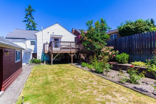 Building Photo - 5bd/4ba Seattle Home