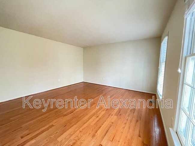 Building Photo - 13013 Caton Pl