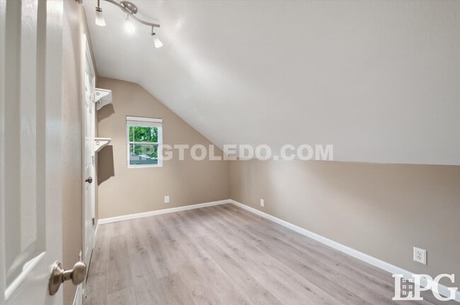 Building Photo - 7044 Springfield Dr