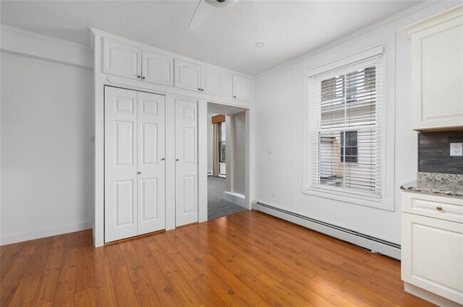 Building Photo - 466 Broadway Ave
