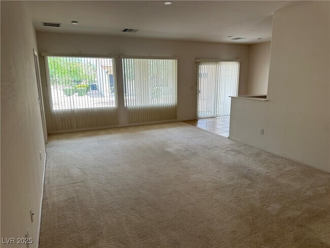 Building Photo - 7922 N Crested Starling Ct
