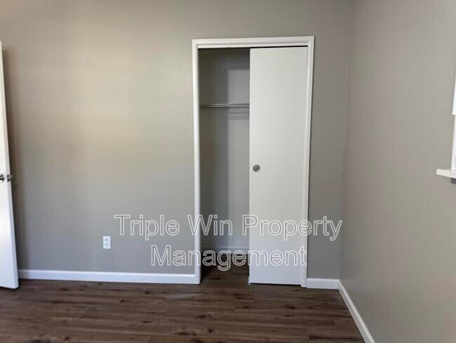 Building Photo - 1240 Pamela Dr