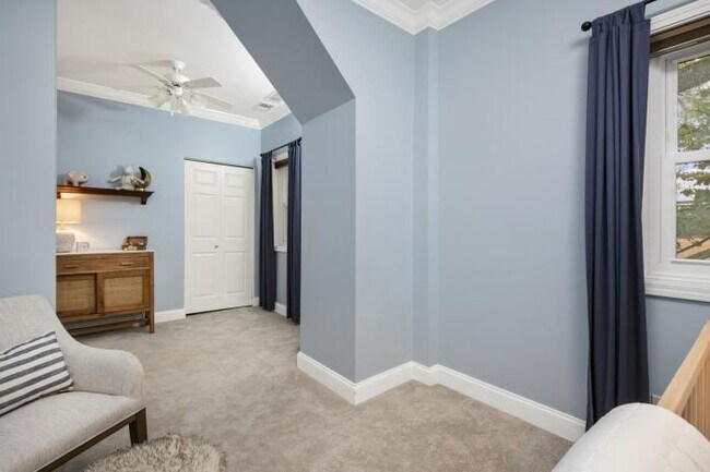 Building Photo - 5 bedroom in Chicago IL 60614