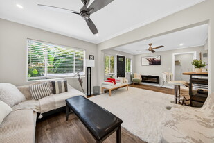 Building Photo - 1200 Tamarind Ave