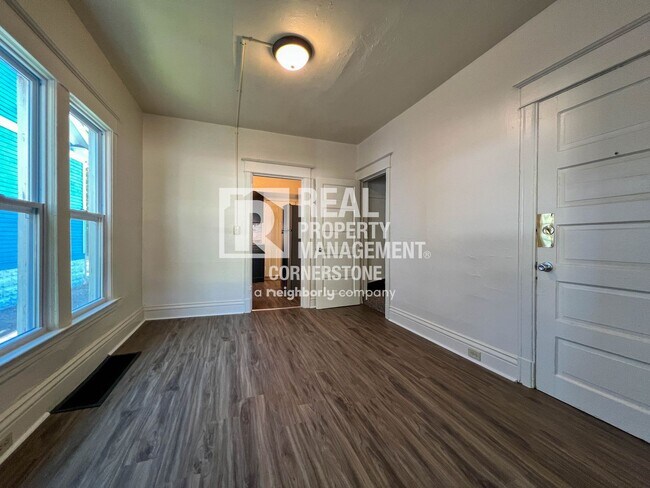 Building Photo - 2-Bedroom Townhome-Style Duplex with Priva...