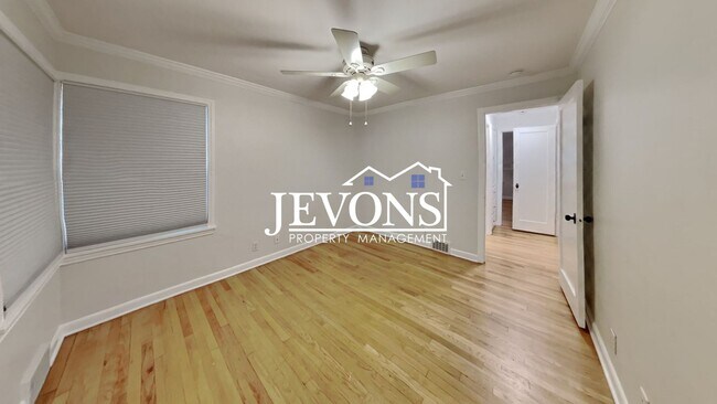 Building Photo - Beautiful single-family home in Seattle