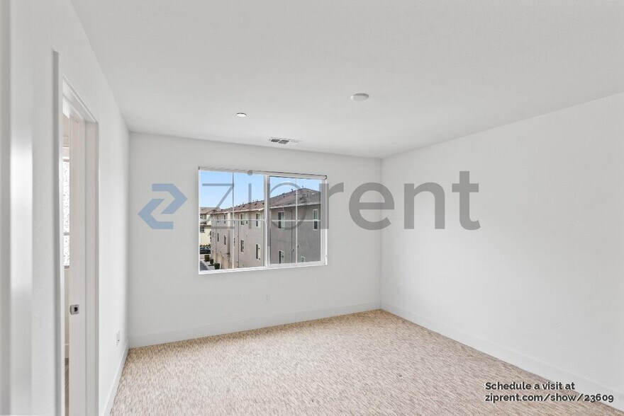 Building Photo - 37577 Masts Cove Way