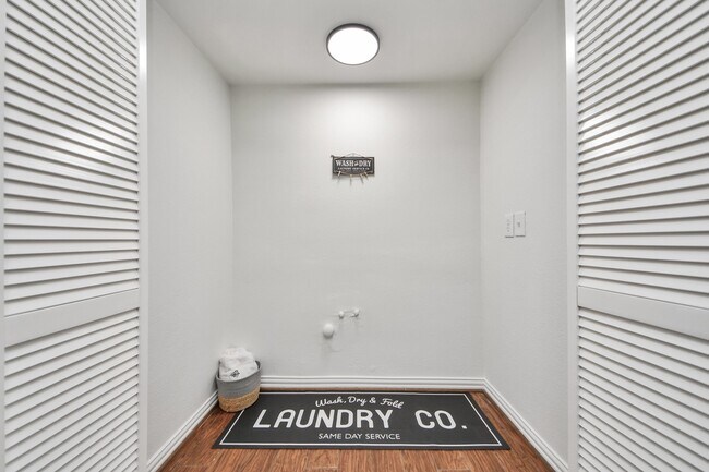 Building Photo - 18209 Vinland Dr