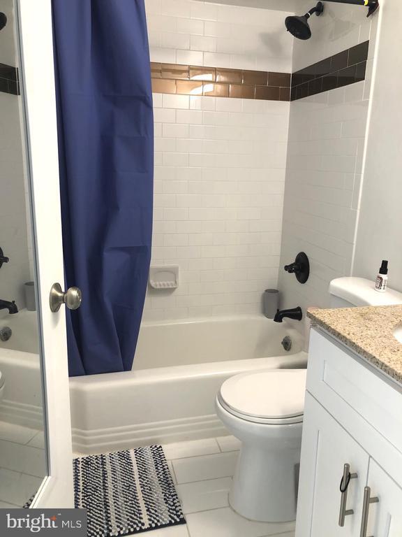 Building Photo - 224 W Rittenhouse Square