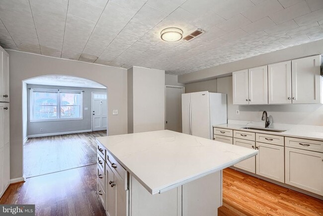 Building Photo - 602 Aldworth Rd