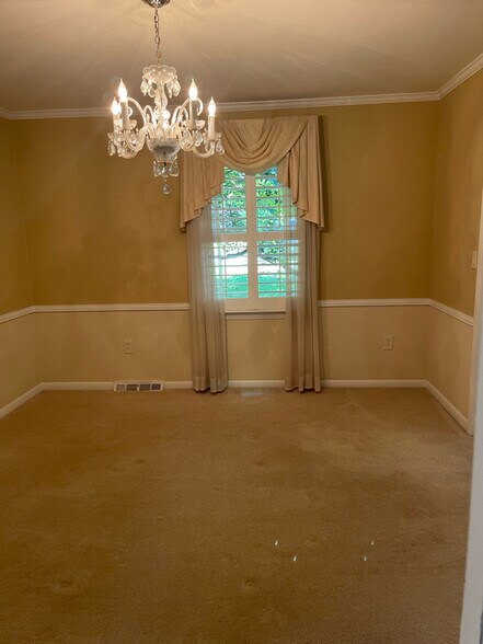 Building Photo - 624 Foxwood Dr SE