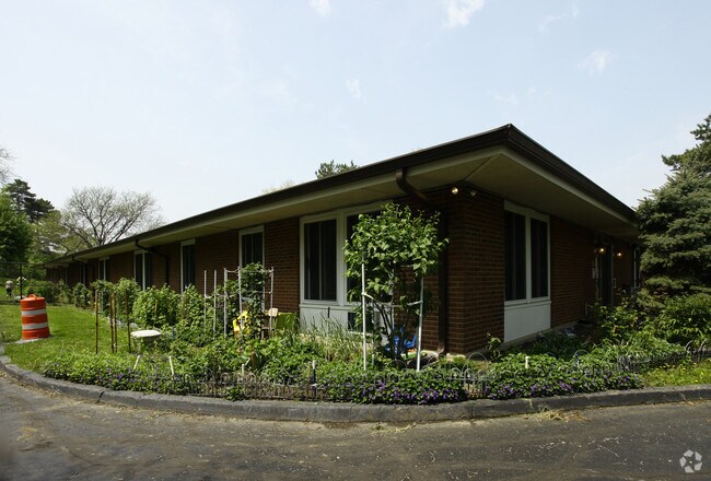 Primary Photo - Council Gardens - Senior