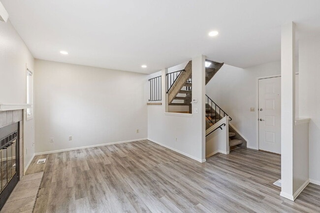 Building Photo - 7480 Alameda Ct