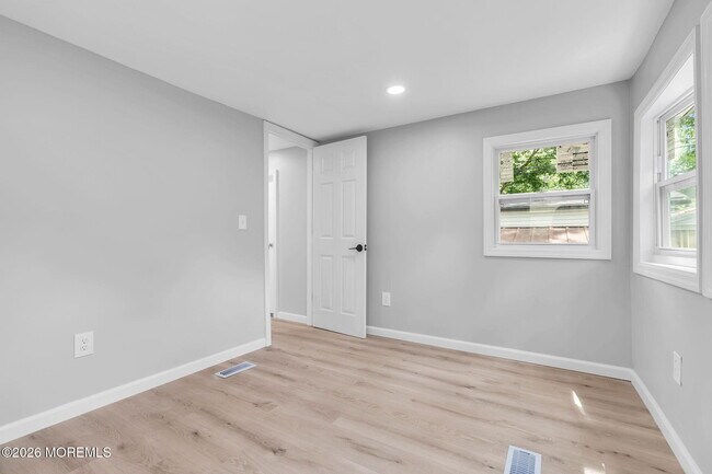 Building Photo - 56 Marcia Memorial Cir