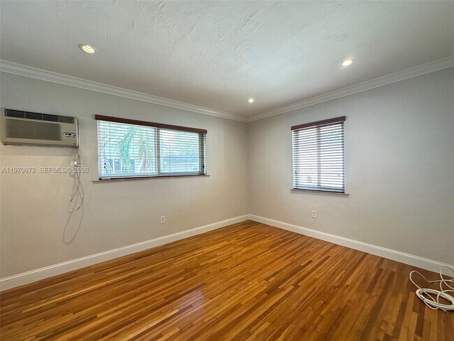 Building Photo - 35 Antilla Ave