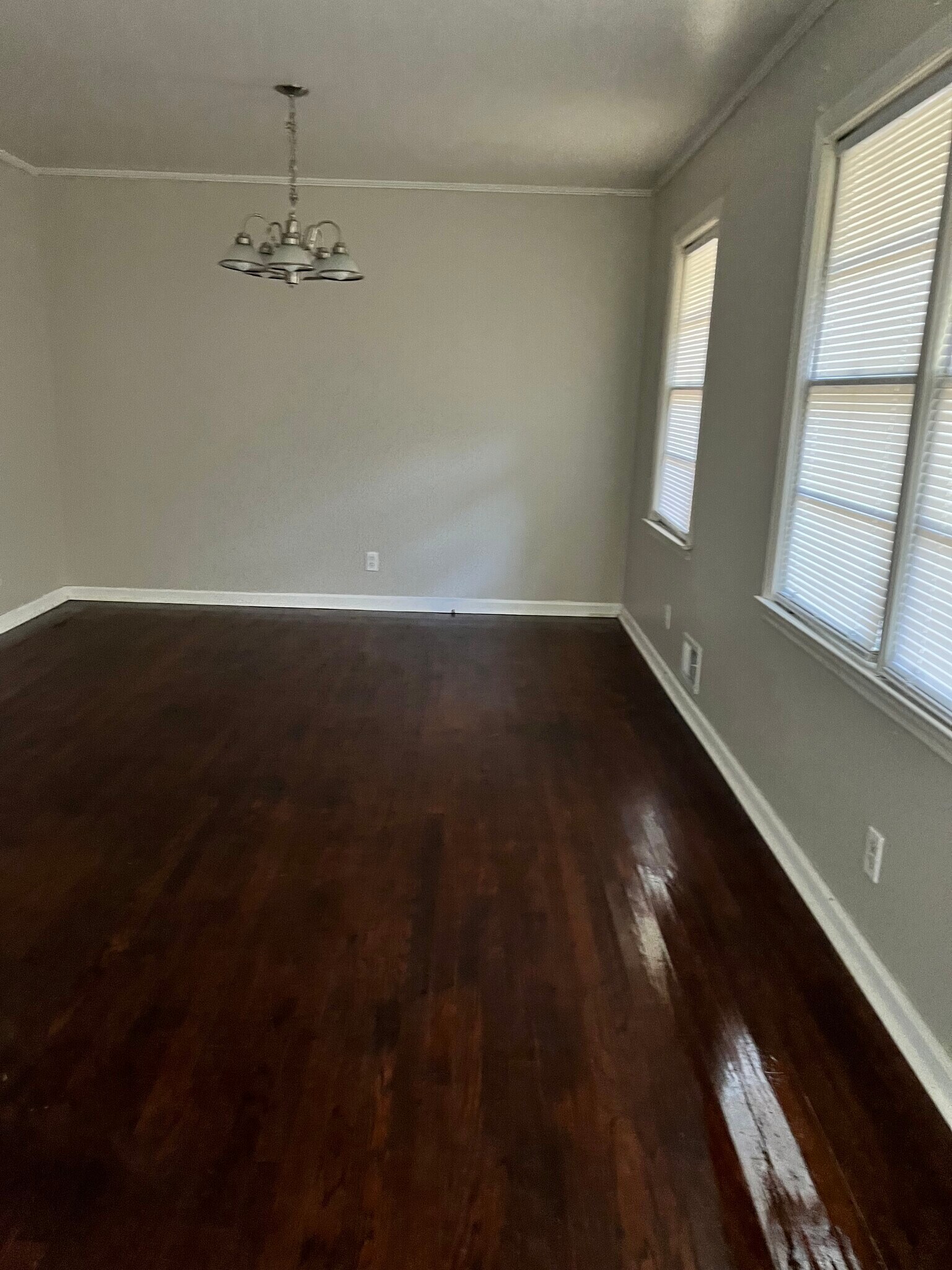 Building Photo - 4129 Meadowbrook Dr