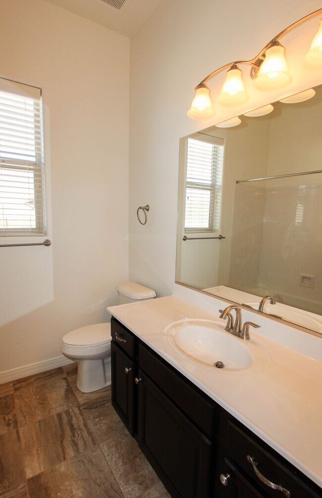 Building Photo - Granville Home with 3 Car Garage