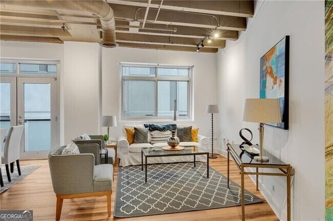 Building Photo - 805 Peachtree St NE