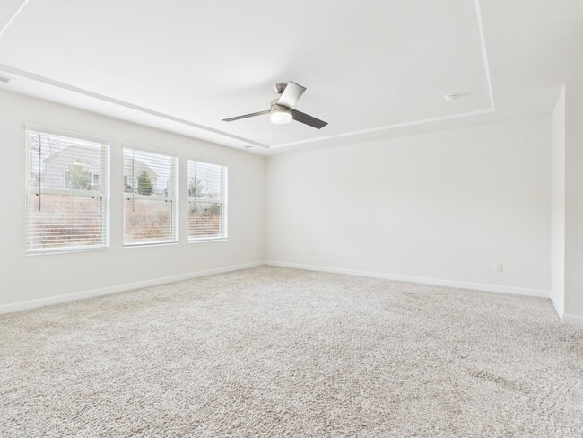 Building Photo - 3941 Woodland View Dr