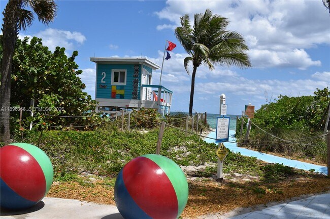 Building Photo - 1865 S Ocean Dr