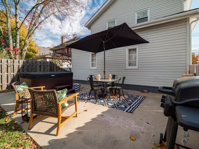 Building Photo - 2804 6th St