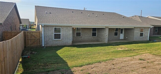 Building Photo - 620 NW 69th Ave
