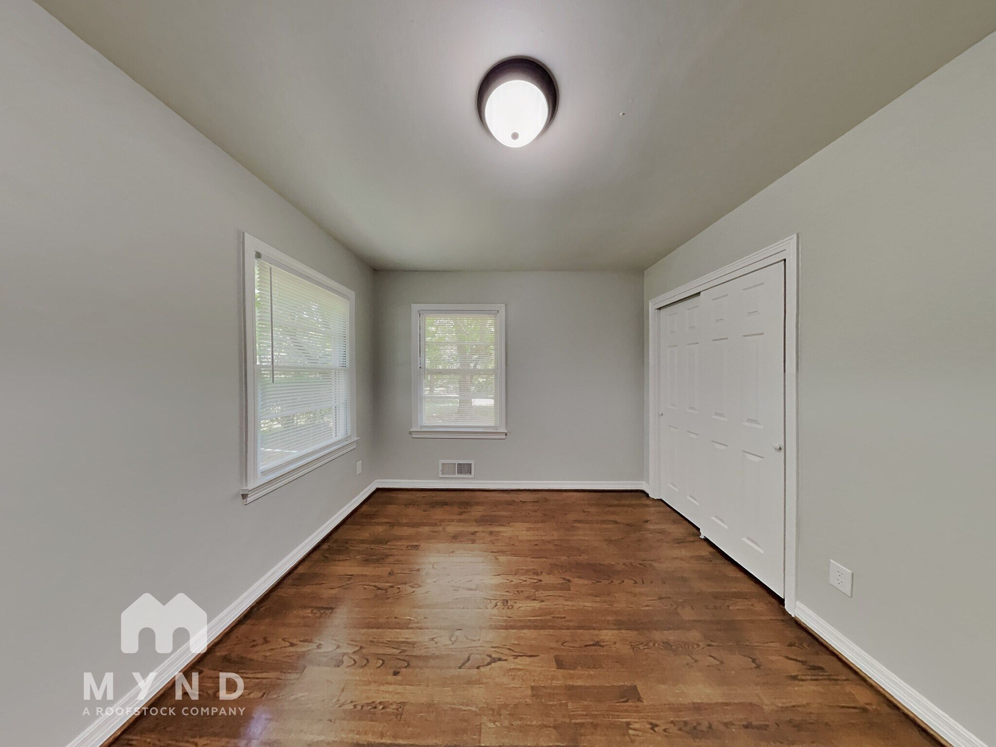 Building Photo - 1329 5 Mile Rd