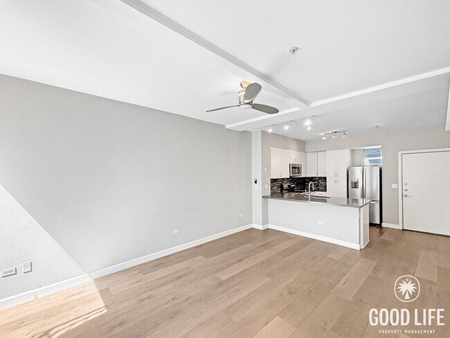 Building Photo - Sleek 1B/1BA Condo in the Heart of Marina District with A/C, In-Unit W/D & Reserved Parking!