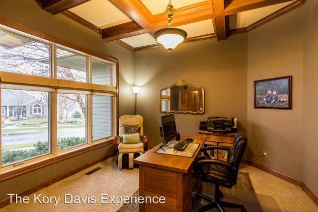 Building Photo - 2808 S Saint Charles Ln