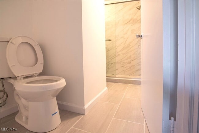 Building Photo - 1399 Barlow Rd